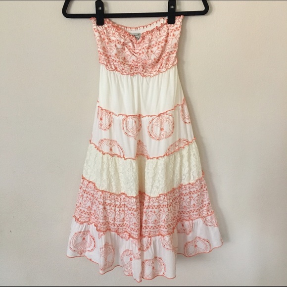 ❌SOLD❌GUESS Strapless Dress