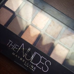Eyeshadow palette from maybelline!