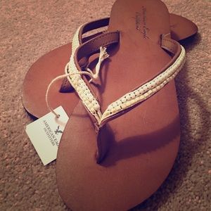 NWT American Eagle sandals • size 8