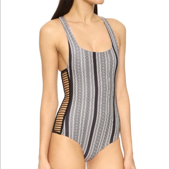 ❌SOLD❌Ipanema in Polynesia - Picture 1 of 3