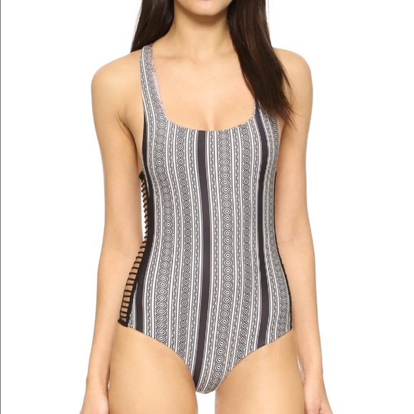 ❌SOLD❌Ipanema in Polynesia - Picture 2 of 3