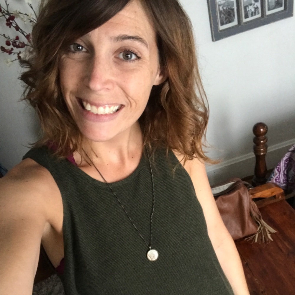 Meet your Posher, Caitlain