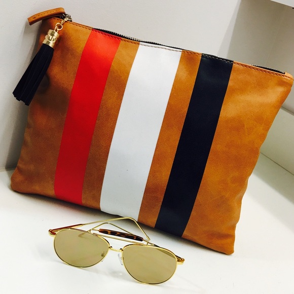 SOLD!  “RETRO BOOMIN" CLUTCH