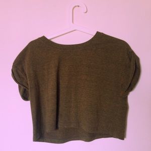 🌸Olive green crop top🌸