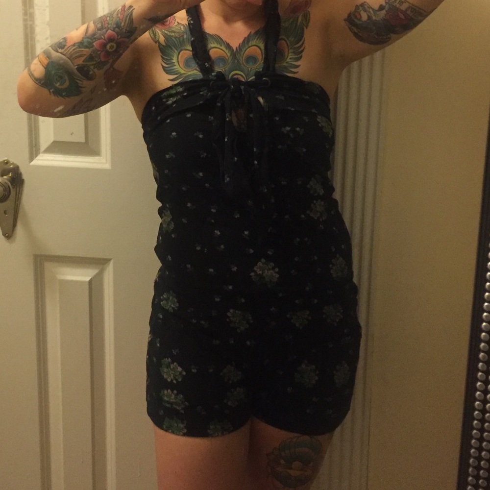 Urban Outfitters Floral Halter One-Piece Romper - Picture 4 of 4