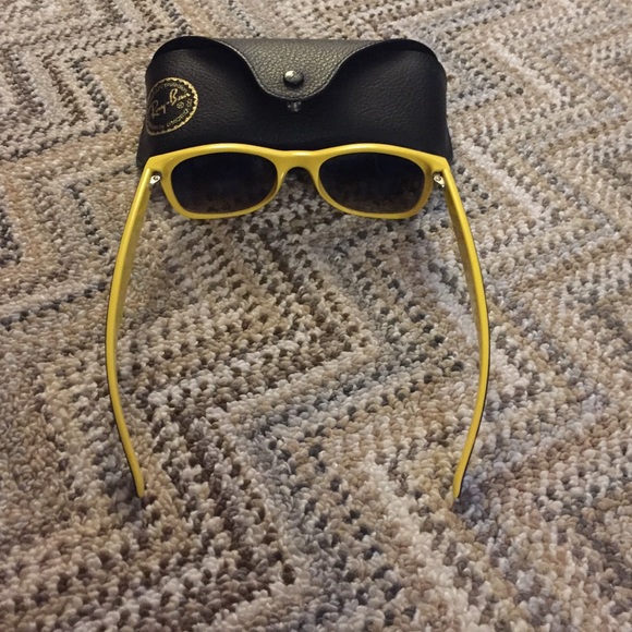 **sold** Ray-Ban wayfarers - Picture 2 of 4