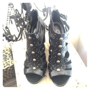 Super cute Jessica Simpson wedges