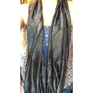 🚫SOLD 🚫✨glitzy scarf✨
