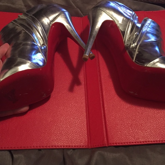 Christian Louboutin silver booties - Picture 4 of 4