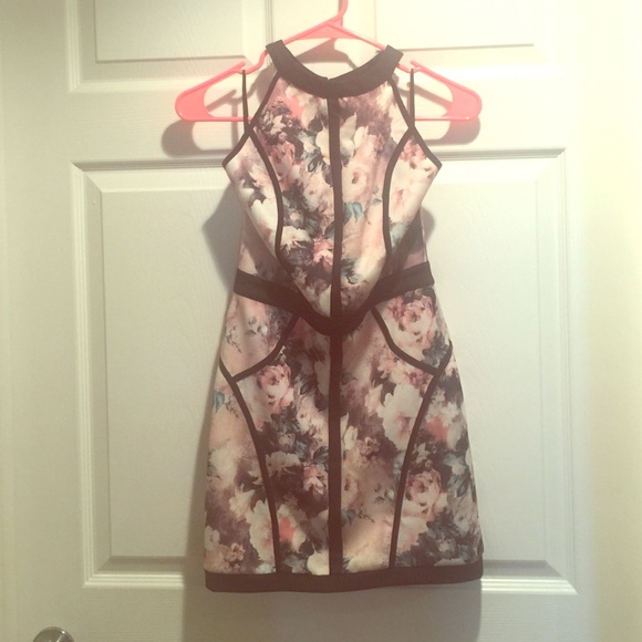 Hot!!! Floral halter top mini dress!