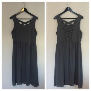 Cross Cross Back Midi Dress - Forever 21 (L)