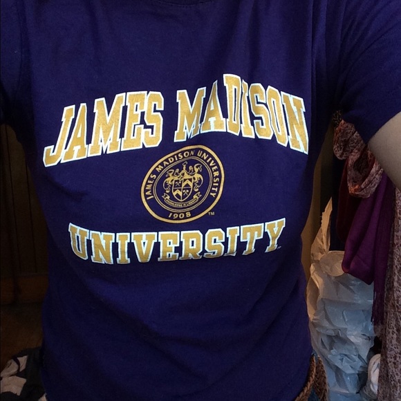 JAMES MADISON COLLEGE TSHIRT 💜