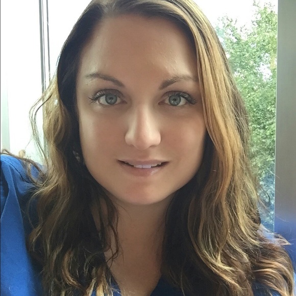 Meet your Posher, Briana - Picture 2 of 4