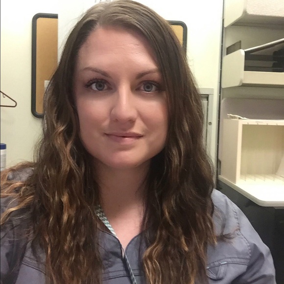 Meet your Posher, Briana - Picture 3 of 4