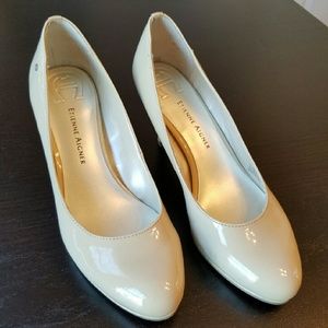 Gorgeous patent nude Etienne Aigner pumps
