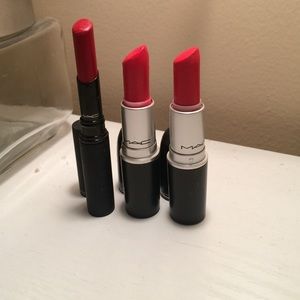 **FREE MAC LIPSTICK WITH THIS PURCHASE