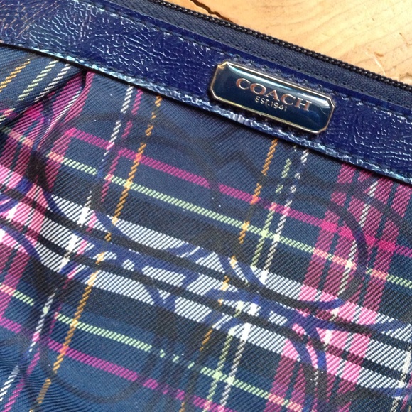 Coach wristlet - Picture 2 of 3