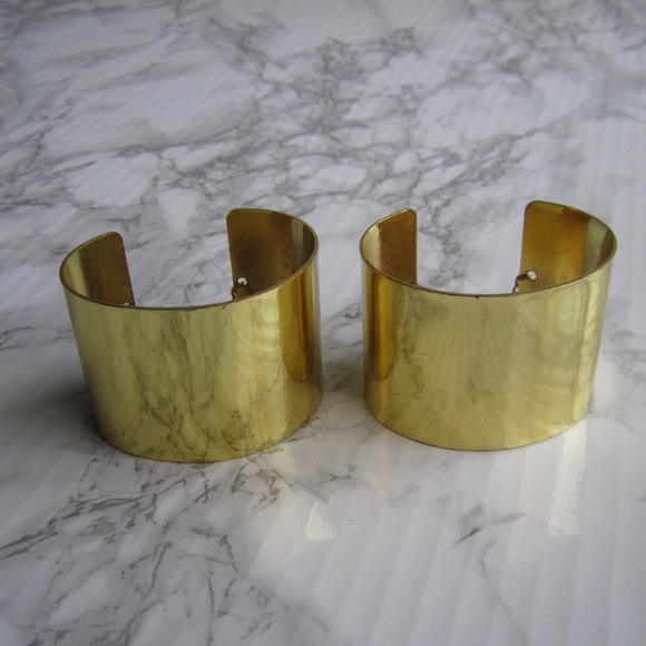 Gold cuffs set