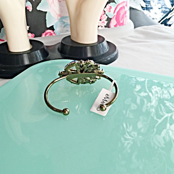 💐NEW CRYSTAL FLOWER MULTI COLOR GOLD BANGLE BRACE - Picture 3 of 4