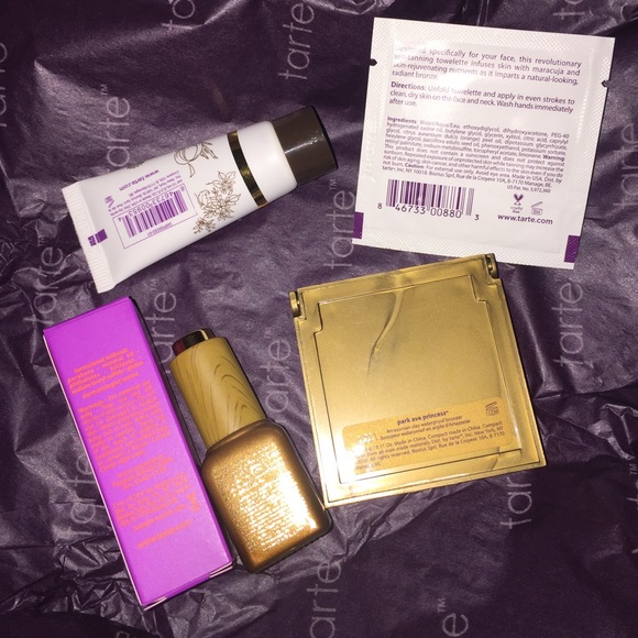 NIB NWT Tarte Play It Safe Summer Essentials Set - Picture 4 of 4