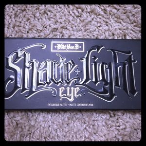 Kat Von D Shade and Light Eye palette