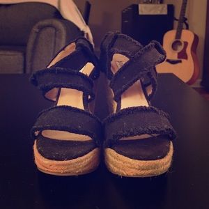 STEVE MADDEN navy canvas wedges