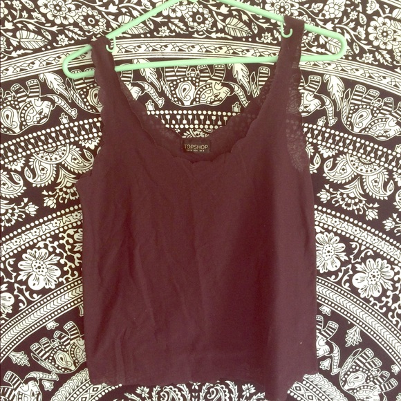 Plum Scalloped Crop Tank