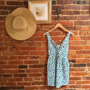 Host Pick | Vacation Vibes | April 12