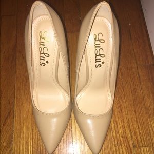 NUDE POINTED HEELS