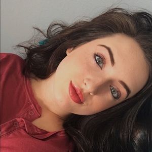 Meet your Posher, Nadia