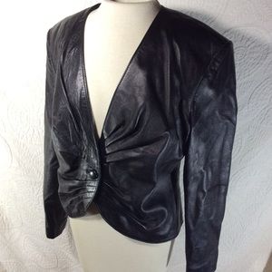 Vintage cropped leather jacket padded shoulder 80s