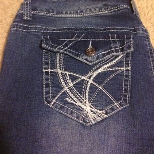 Ariya Jean Capris in Excellent Condition