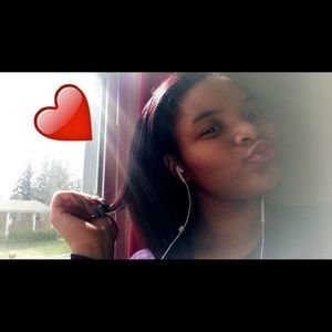 Meet your Posher, Danielle