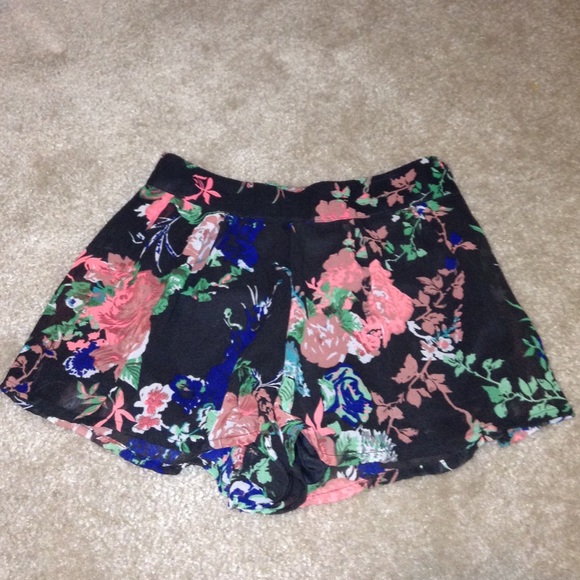 Floral dressy short