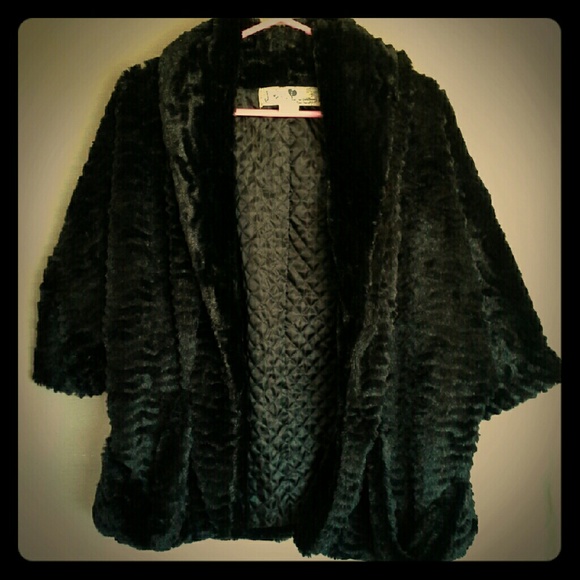 NWOT Joie Cropped Fayola Fur Jacket