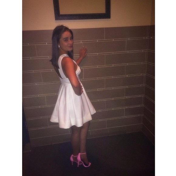 💕 Cutesie White Blow Out Short Dress 💕