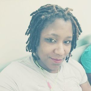 Meet your Posher, Monique