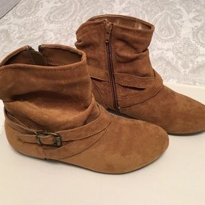 Express size 6 tan booties
