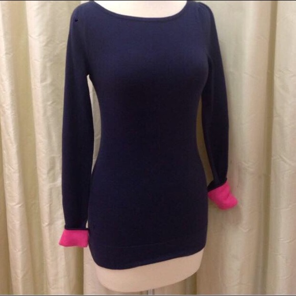 Lilly sweater size XS