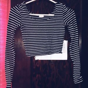 Long sleeve striped crop top