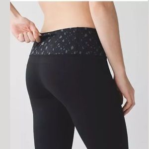 Lululemon Gather & Crow Crop ll Shine Dot BLK sz 2
