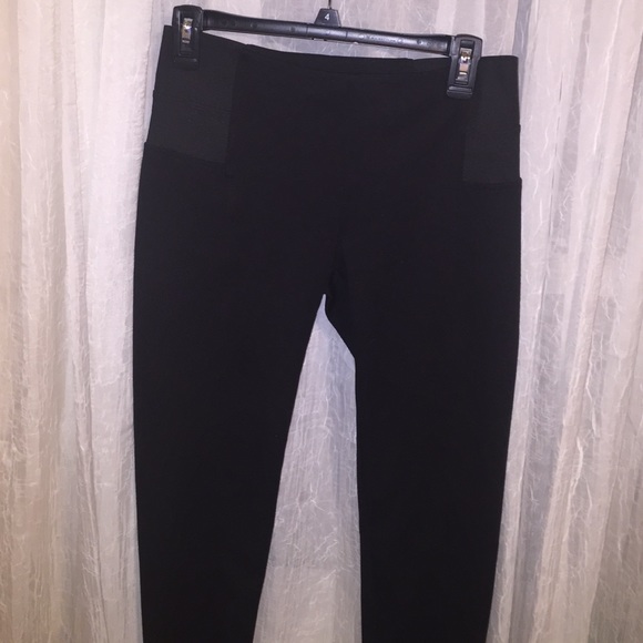 Black Pointe Leggings - Picture 1 of 2
