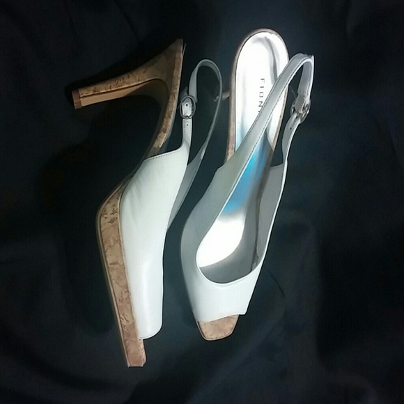 Heels - Picture 3 of 3
