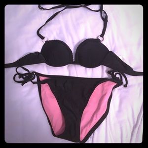 Black bikini