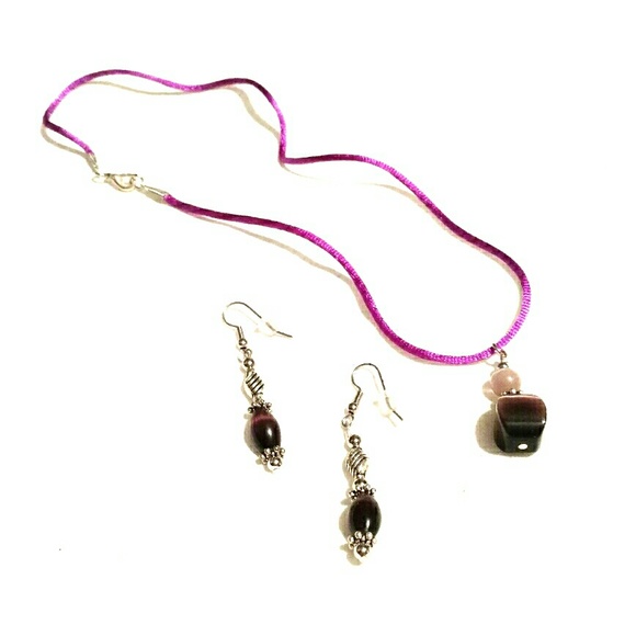 Beaded Necklace & earring set--handmade!