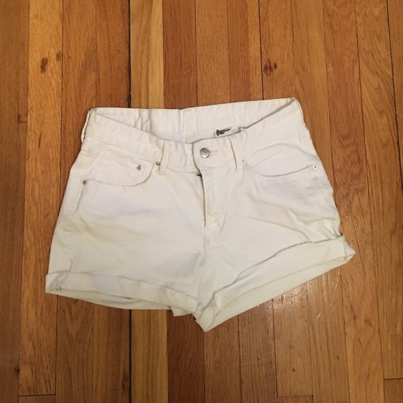 white denim shorts h&m