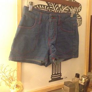 Retro style stretch denim shorts