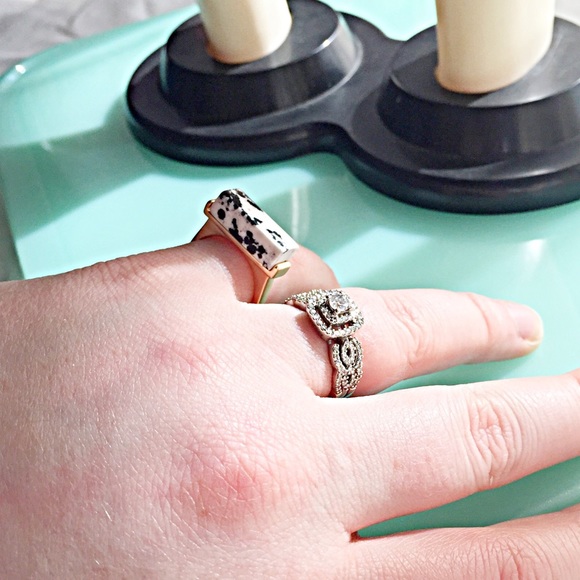 NEW MARBLED TURQUOISE SQUARE COCKTAIL RING SIZE 7 - Picture 2 of 4