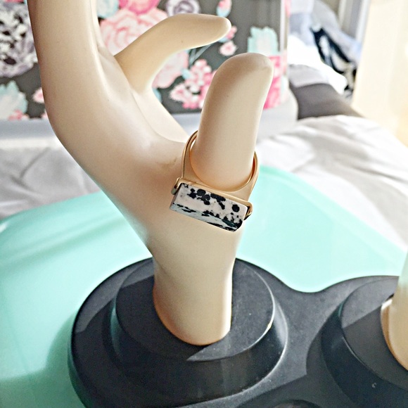 NEW MARBLED TURQUOISE SQUARE COCKTAIL RING SIZE 7 - Picture 4 of 4