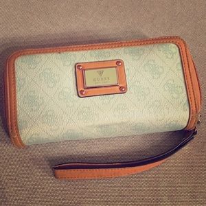 Guess Wallet